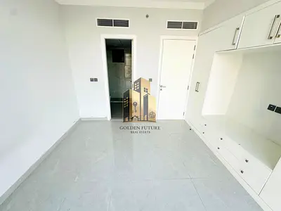 School zone/Gym/Wardrobe /Coverd parking /