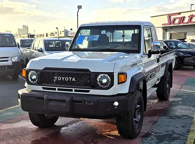 Toyota L.C Single cabin Pick Up 4.0l petrol v6 M/T 4WD Gcc specs 2025 Model