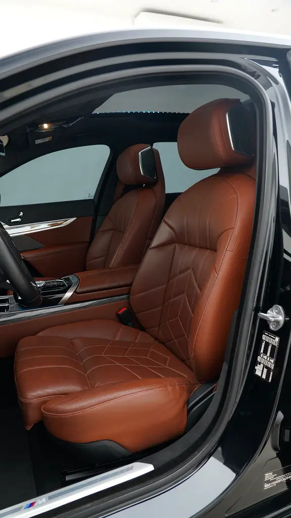 BMW 7-Series 2023