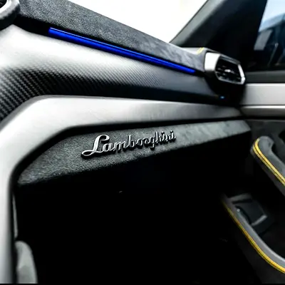 2023 Lamborghini URUS — миниатюра 6