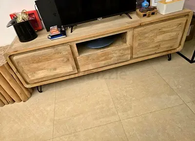 FULL WOODEN TV UNIT