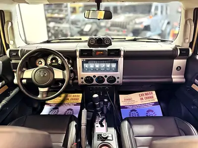 2022 Toyota FJ CRUISER photo 10