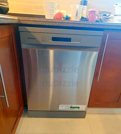 Hisense Latest Model 3 rakes Dishwasher With Digital Clock 60x60 cm