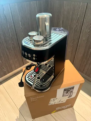 Sage - The Bambino Plus - Compact Coffee Machine (under 2 years warranty) + free accessories