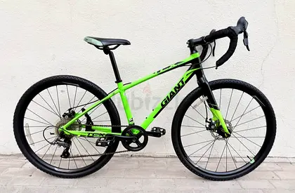Giant Gravel Bike Shimano Claris 8 on 1 Speed Disk brakes Size frame XS Tyres 26 Perfect Condition