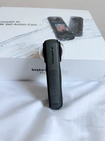 Insta360 X5 Essentials Bundle + Insta 360 Mic Air