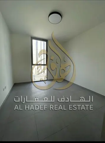 ستوديو للإيجار في الجادة، الشارقة | موقف وجيم ومسبح | يبدأ من 34,000 درهم