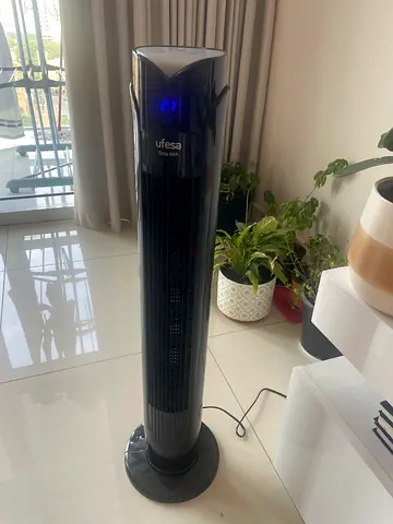 Ufesa tower fan - slim oscillating standing fan in good working condition