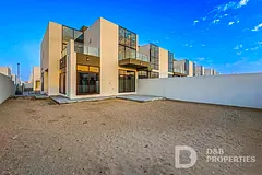 4+Maid | Single Row Corner | Largest Plot