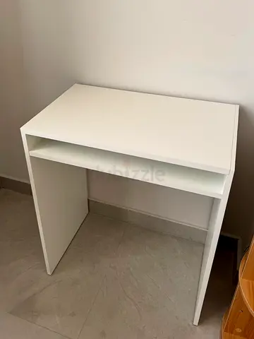 White Desk - Excellent Condition in Sharjah