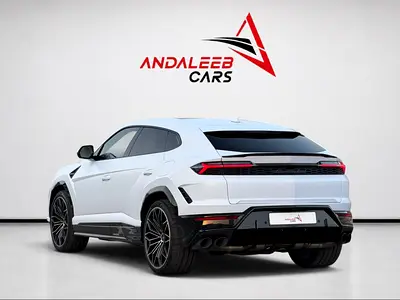 2025 Lamborghini URUS 照片 5