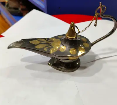 Brass Aladdin lamp design 17cm length