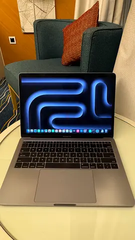 MacBook Pro 13-inch (2017) - Intel i5, 8GB RAM, 256GB SSD
