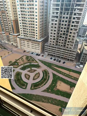 شقة غرفتي نوم مع موقف سيارة للبيع في برج بارادايس ليك B5 | مدينة الإمارات – عجمان