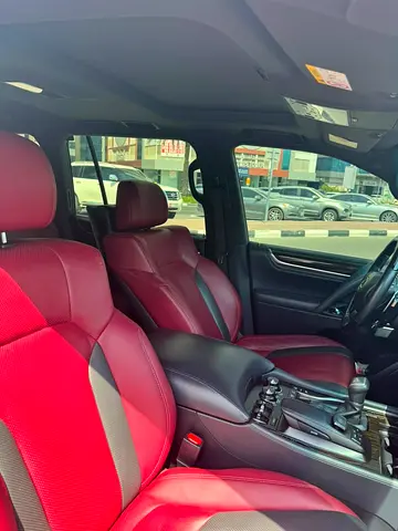 صورة 8 لـ 2019 Lexus LX-SERIES