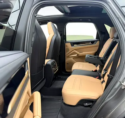 2025 Porsche CAYENNE — миниатюра 17