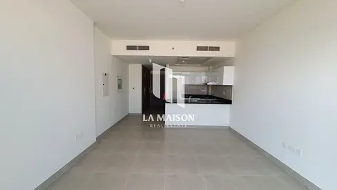 جاهز للسكن | إطلالة مفتوحة | مع شرفة