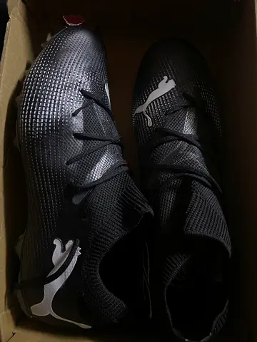 جزمة كورة قدم Puma future 7 match (المقاس 43)