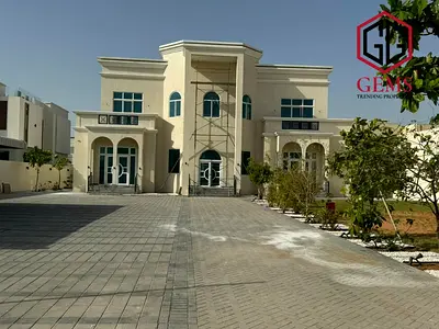 MODERN LUXURY | SERVANT BLOCK | STUNNING GARDEN