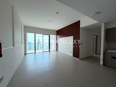 Spacious Layout || Super High Floor || VACANT NOW