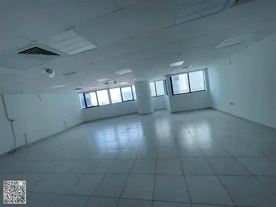 مكتب مع مساحه ممتازه ابراج الفالكون