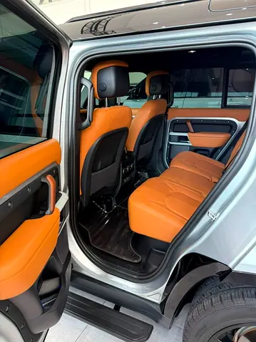 صورة 5 لـ 2023 LAND Rover DEFENDER