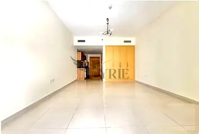 Vacant | Spacious | Near Entry & Exit