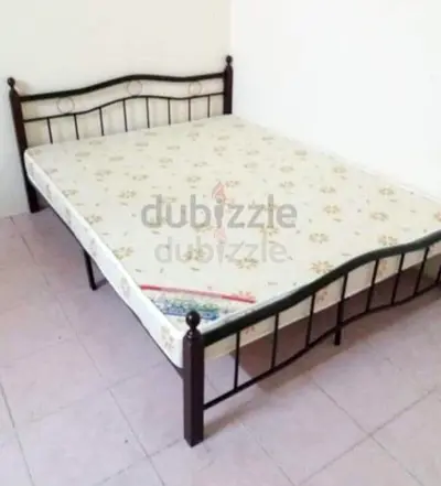 QUEEN SIZE WOODEN STEEL BED WITH MATTRESS 150X190 CM