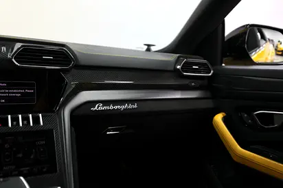 2022 Lamborghini URUS thumbnail 16