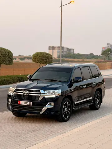 Toyota Land Cruiser GXR 2019 | GCC Specs | Excellent Condition