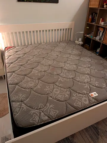 Luxury King Mttress 180x200 in perfect condition (used 2 years) - medium firm h Warranty until 2032