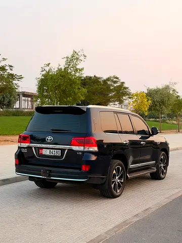 2019 Toyota LAND CRUISER thumbnail 5