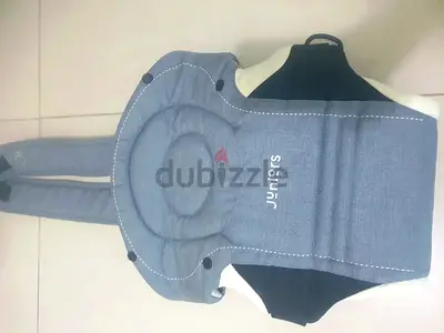 Junips soft baby carrier / front and back carry – gently used