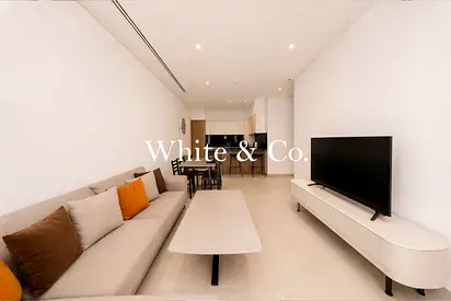 Vacant | Luxury Building | Fully furnished