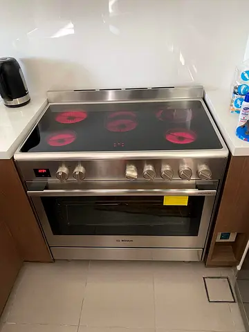 Bosch series 8 Stainless Steel electric cooking range with Ceramic Hob and Oven -90/60 size free del