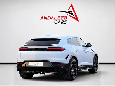 2025 Lamborghini URUS 照片 3