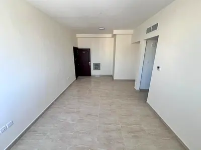 أول ساكن بالجرف 3 + شهر مجاني! غرفة وصالة ماستر، حمامان، تكييف مركزي، تشطيبات راقية، موقع مميز ومخارج سهلة للشارقة ودبي.