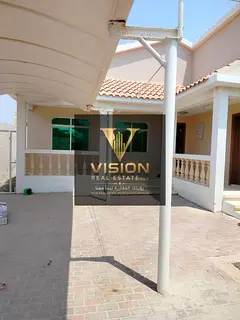 great opportunity to rent a comfortable villa located on a main street and close to the sea, featuri