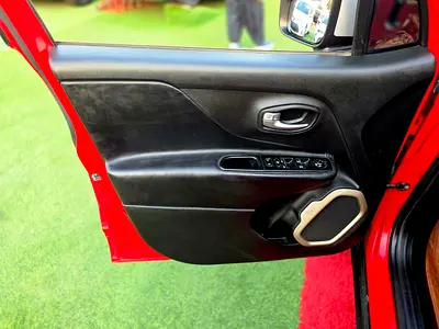 صورة 20 لـ 2015 JEEP RENEGADE