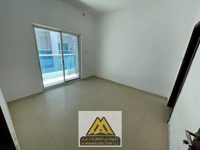 A distinctive family apartment in a prime location with parking and flexible payment options.