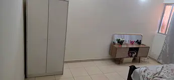 Room available in Karama Family Room / executive bachelor lady
