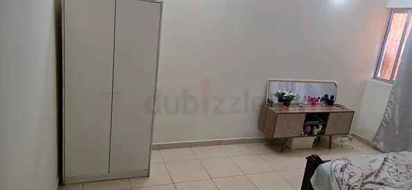 Room available in Karama Family Room / executive bachelor lady