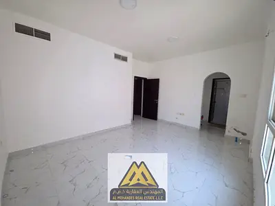 شقة غرفتين وصالة بالراشدية 1، ماستر، حمامان، استور وإطلالة خور، 38 ألف سنوياً، 4 أو 6 دفعات.