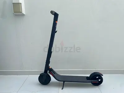 Segway Ninebot Kickscooter ES2 - Exceptionally low mileage.