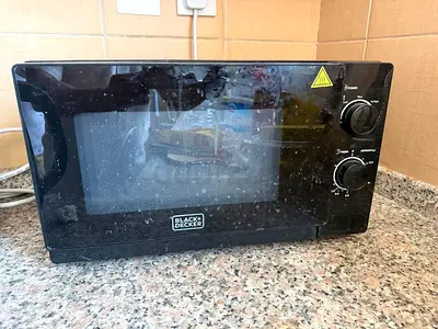 Black & Decker Compact Microwave Oven - Used, Working