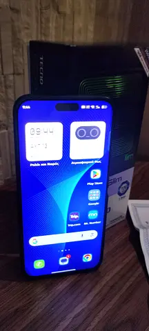 Smartphone Techno Pova Slim 5G