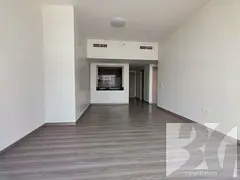 Road View | 1BR Apartment | Balcony | Upgraded