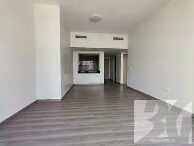 Road View | 1BR Apartment | Balcony | Hamilton Residency