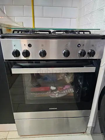 Siemens 60 x 60cm Stainless Steel Freestanding Cooker with Oven. Original Bill Available