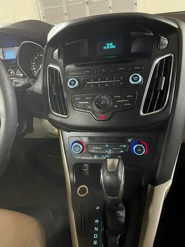 2015 FORD FOCUS photo 4